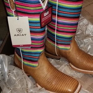 Brand new womens ariat boot